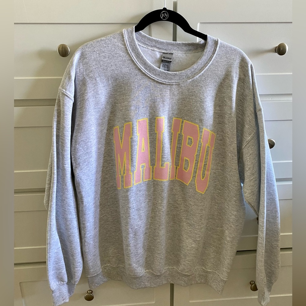 MALIBU Sweater 🌸💖 *NWT